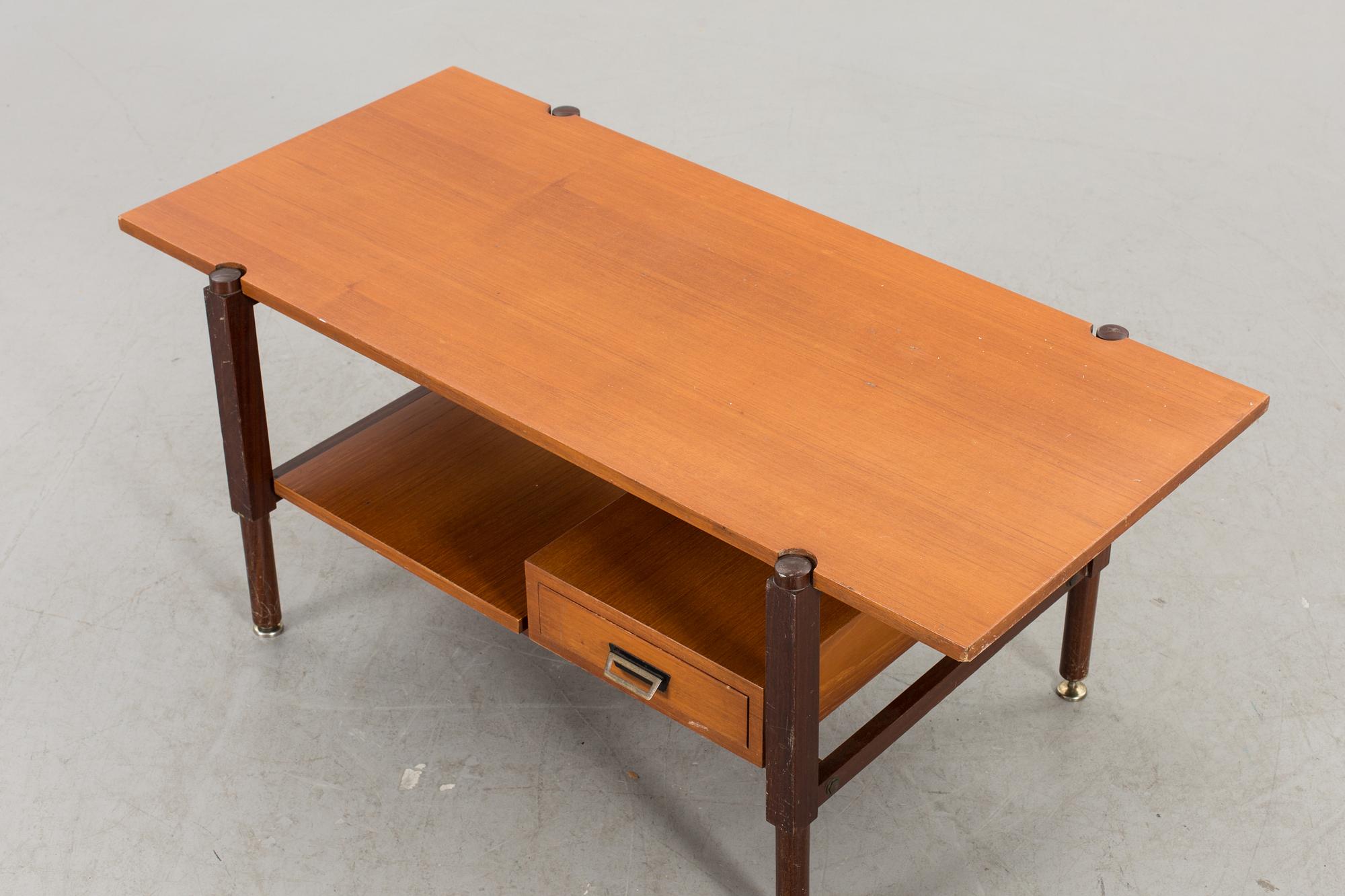 SOFFBORD, Italien, 1900-talets andra hälft-.