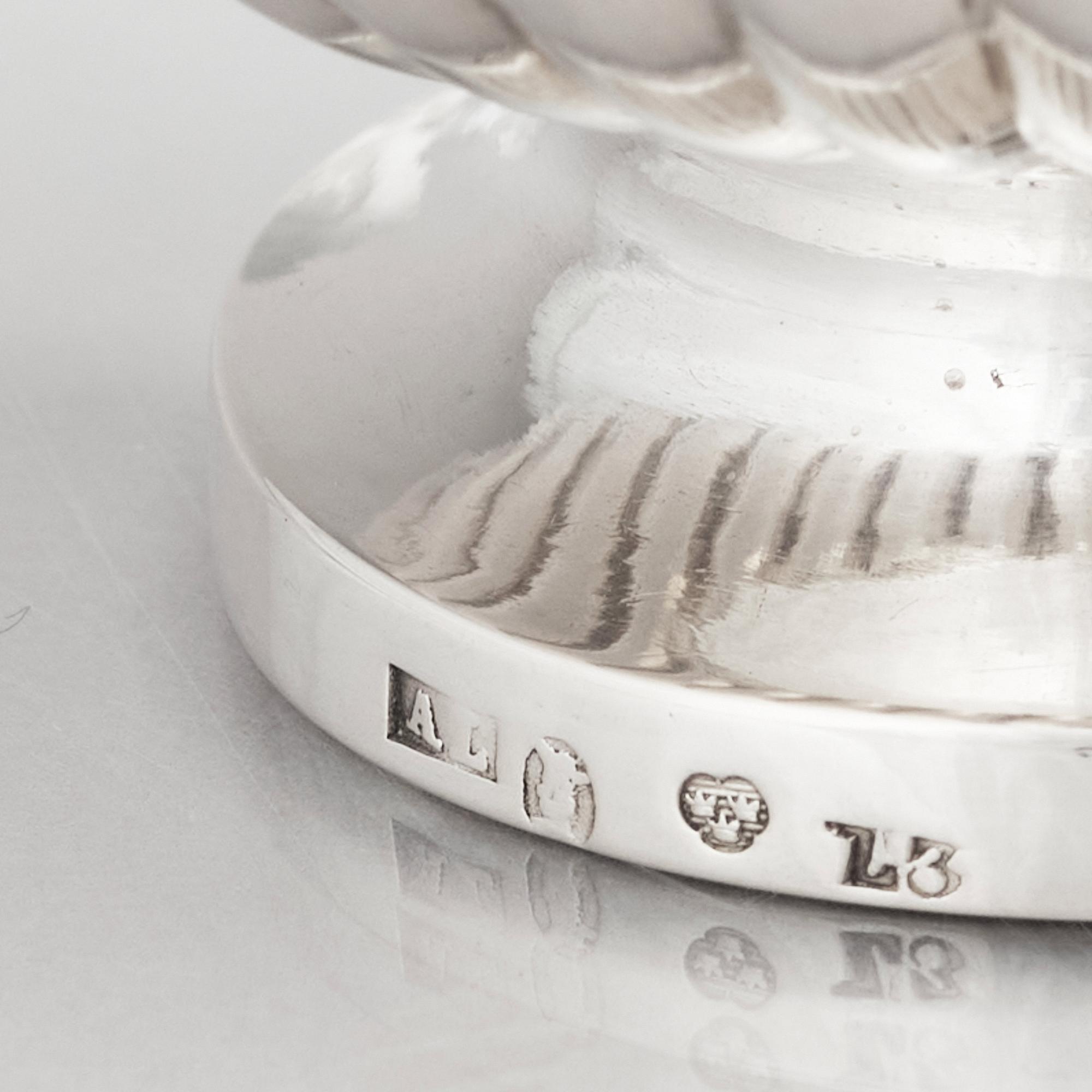 Anders Lundqvist, geléskålar, ett par samt ställning, delvis förgyllt silver, Stockholm 1817. Empire.