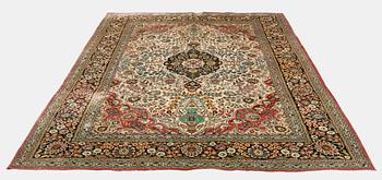 Matta, orientalisk, silke. Ca 273 x 185 cm.