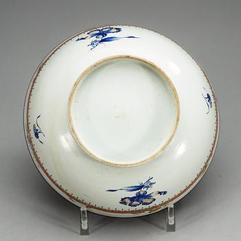 A famille rose punch bowl, Qing dynasty, Qianlong (1736-95).