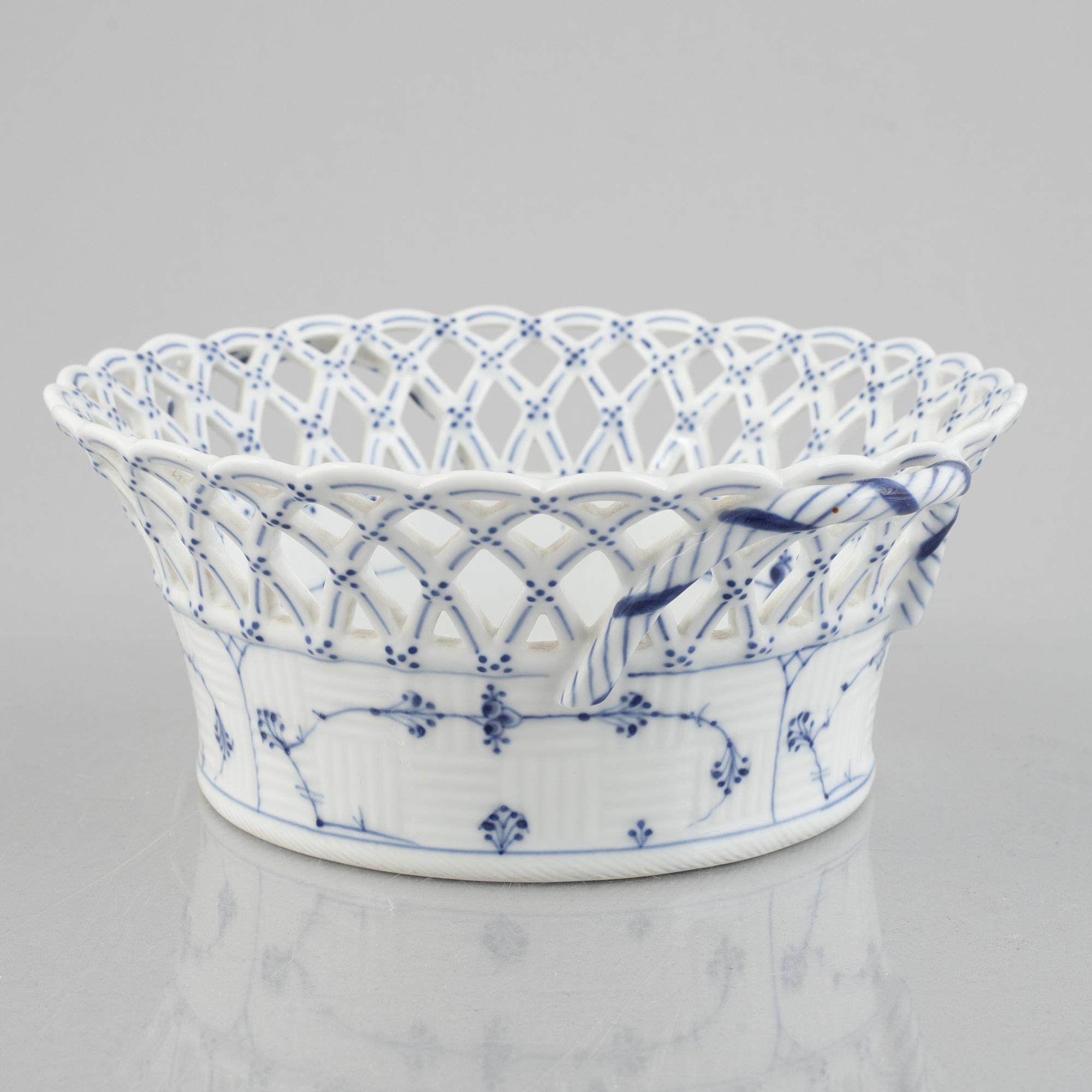 A 'Blue Fluted Full Lace' porcelain fruit basket with stand, Royal Copenhagen, model 1052 and 1098, 1898-1923.