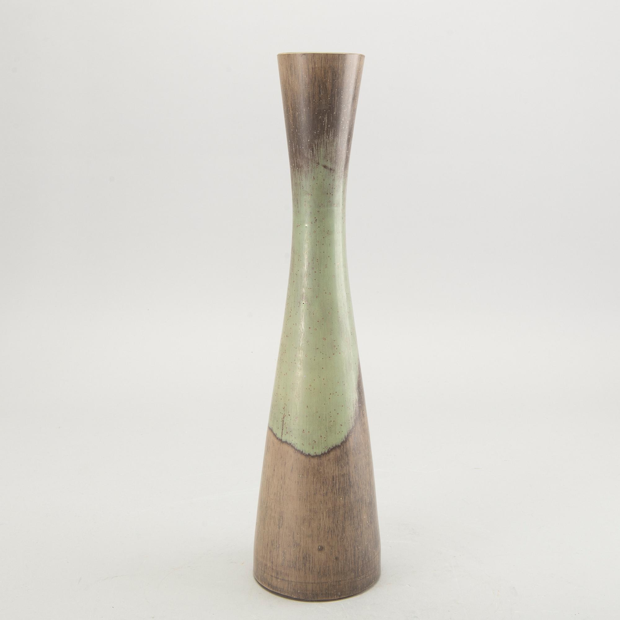 Stig Lindberg, a set of four vases from Gustavsberg different years, "drejargods" and Gustavsberg studio, Sweden.