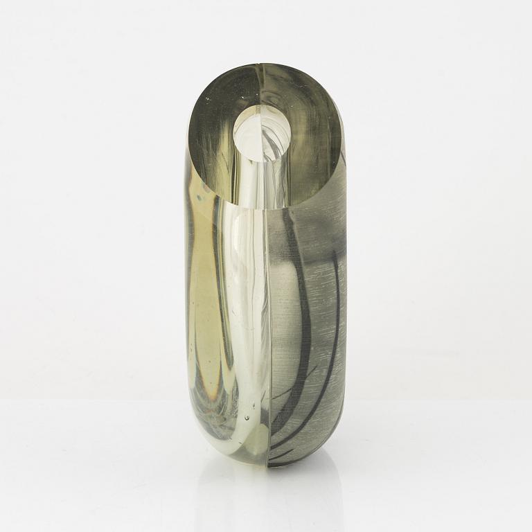 Nicole Ayliffe, vase/sculpture "Optical landscape", own studio, Adelaide, Australia, 21st century.