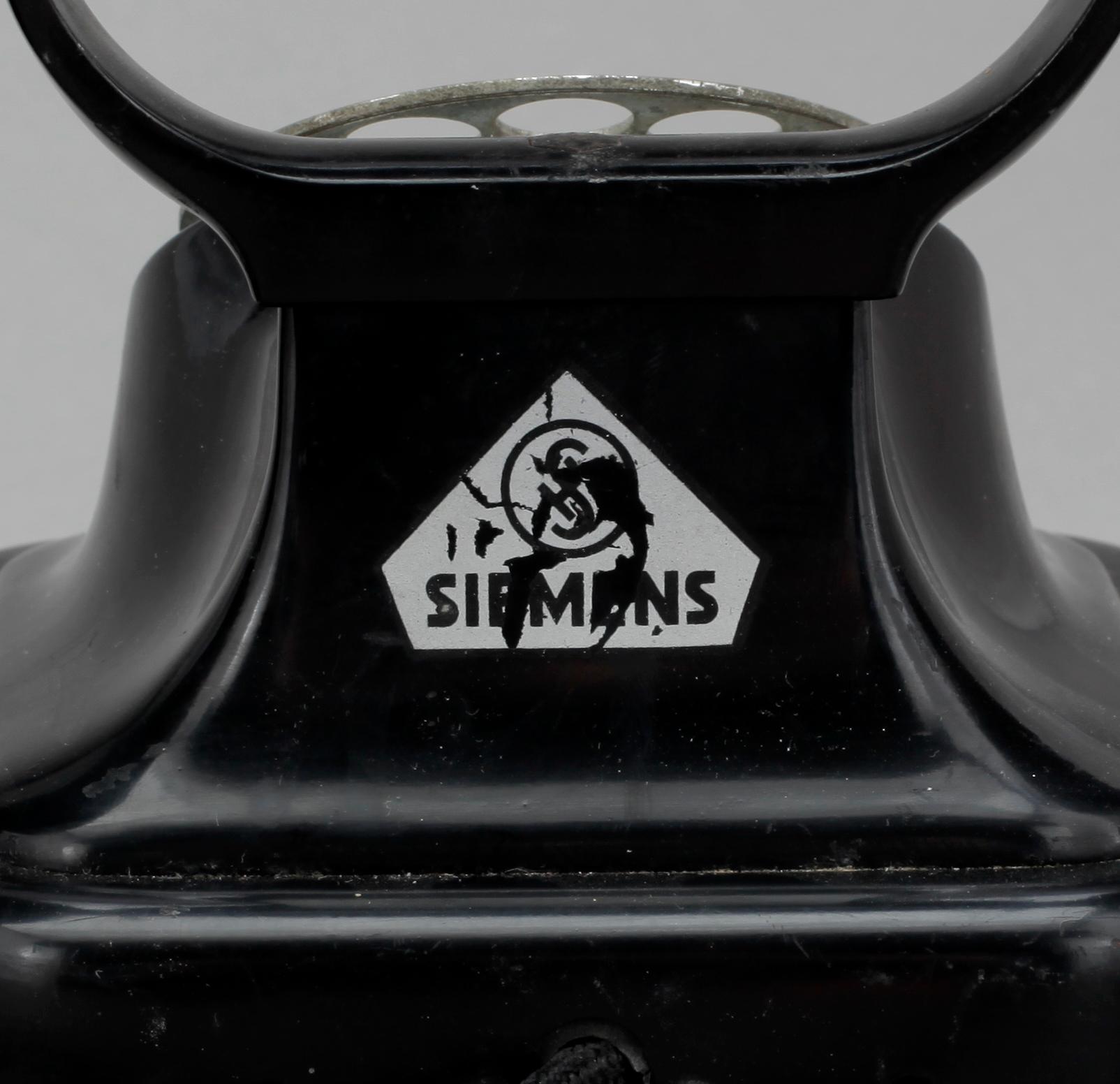 TELEFONER, 2 stycken, Siemens, 1900-tal.