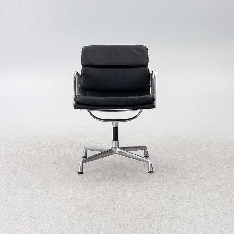 Charles & Ray Eames, Office chair, “EA208 Soft Pad Chair”, Vitra.