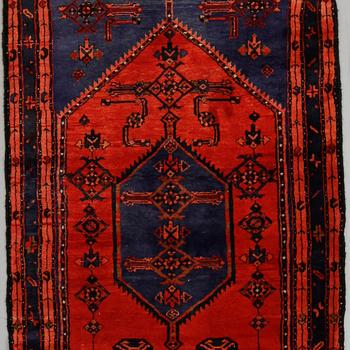 MATTA, Hamadan, ca 290 x 110 cm.