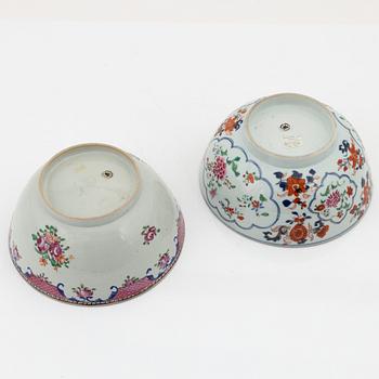 A set of two famille rose bowls, Qing dynasty, Qianlong (1736-95).