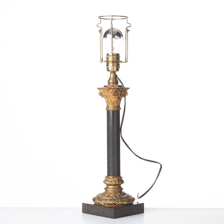 BORDSLAMPA, 1900-tal, klassicerande stil.