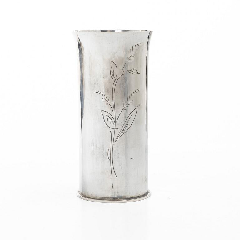 Gunnar Cyrén, Vase, sterling silver, Gävle, 1982.
