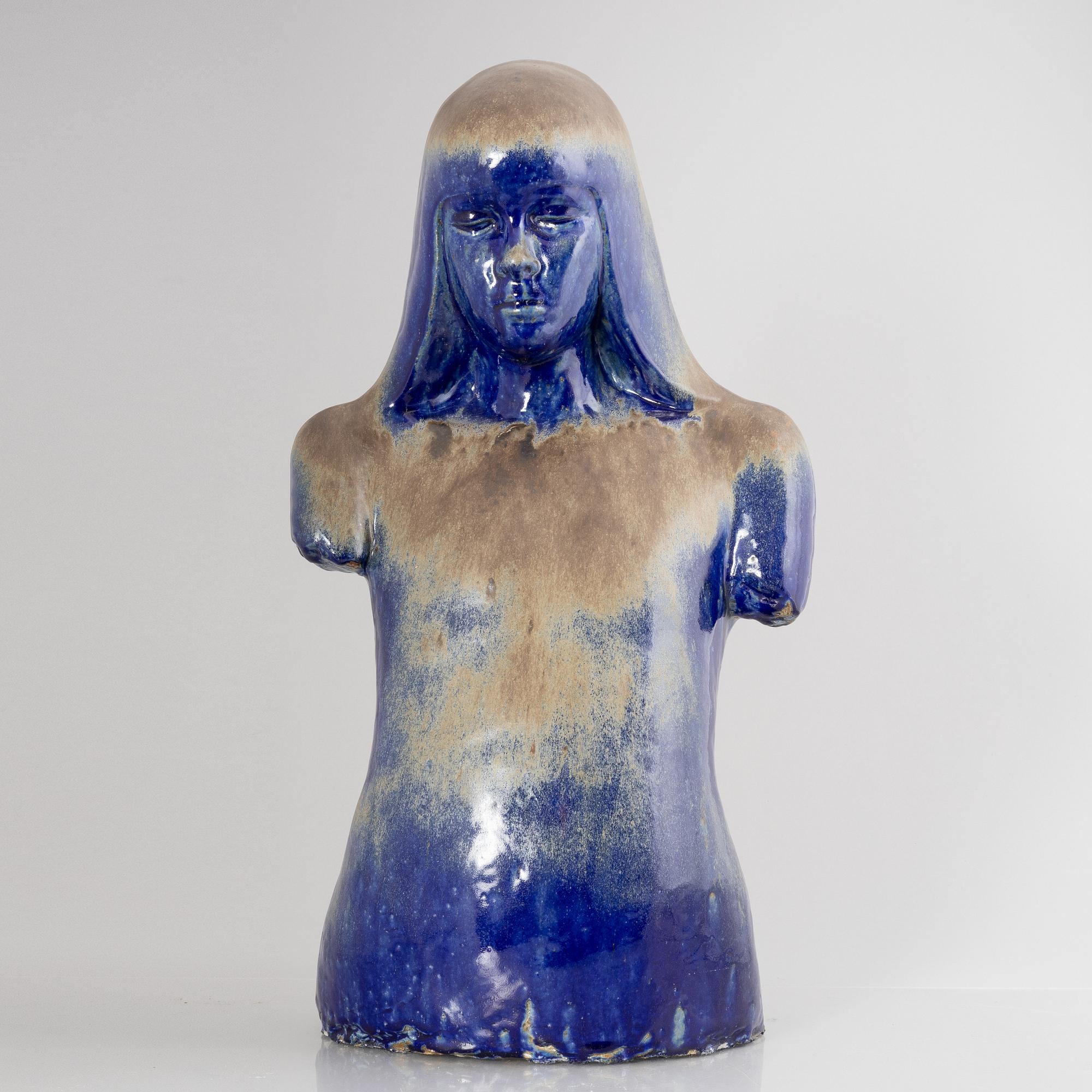 Ulla Kraitz, a stoneware sculpture, "Cecilia", own studio, Fogdarp.