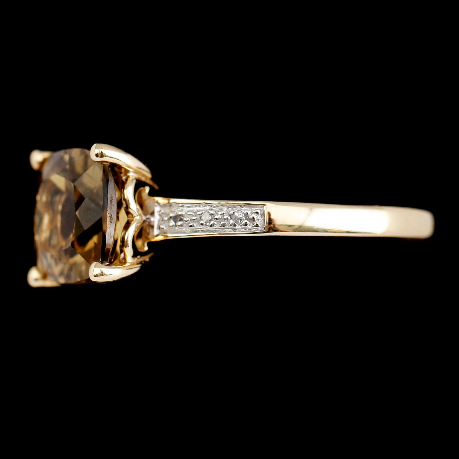 RING, 14 k guld, bruntonad kvarts samt mindre diamanter.