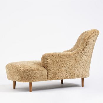 Scandinavian Modern, a chaise longue, 1940s-50s.