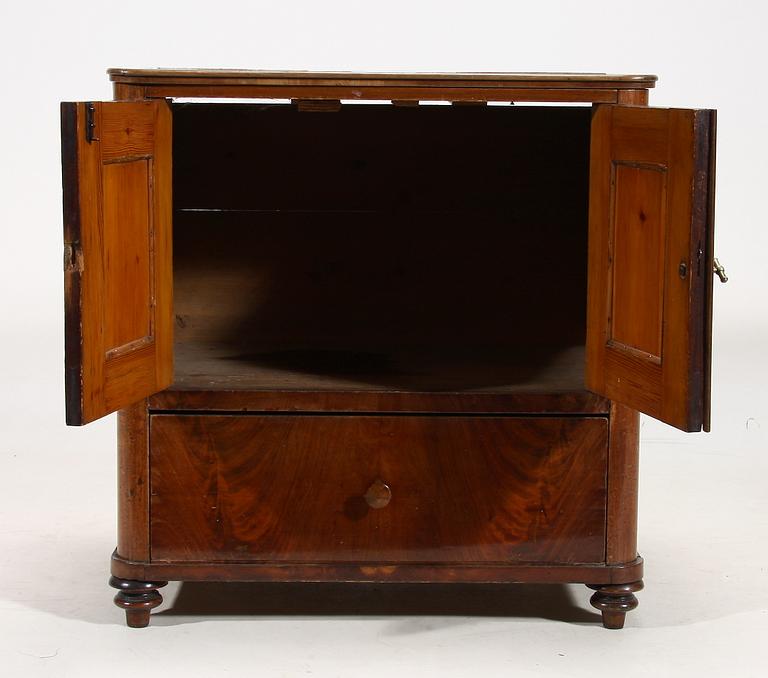 SERVERINGSSKÅP, 1800-tal.