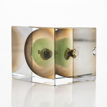 Oiva Toikka, An annual cube, signed Oiva Toikka Nuutajärvi 1983 and numbered 300/2000.