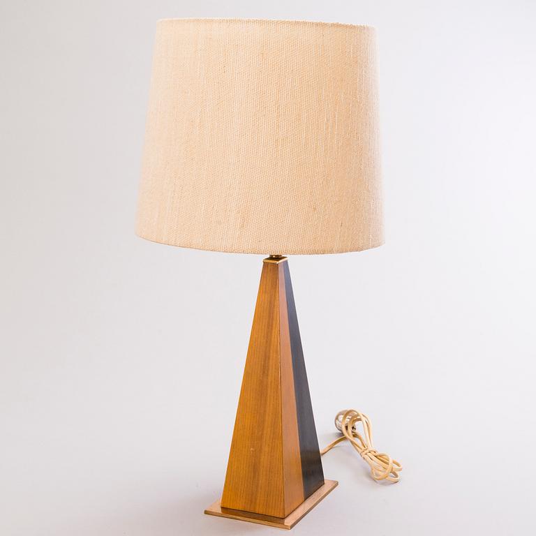 MARIA LINDEMAN, pöytävalaisin, Idman 1960-luku.