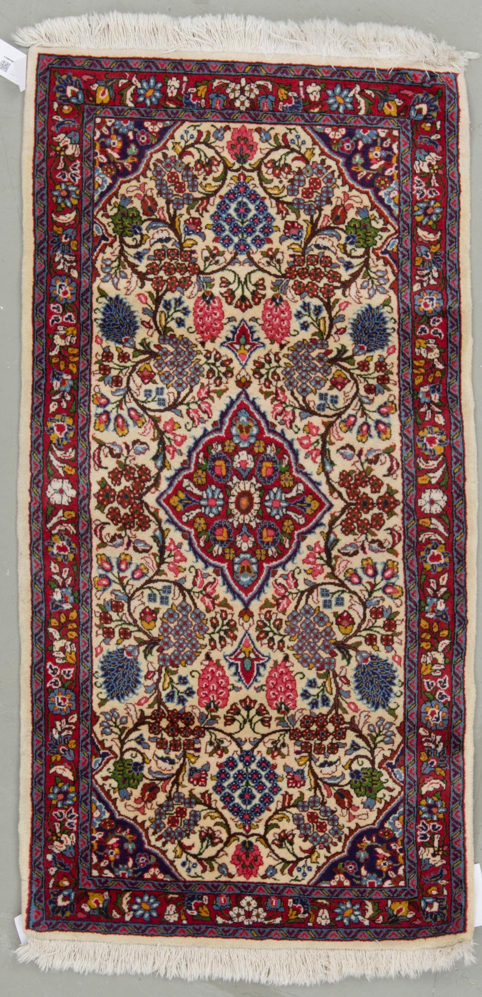 MATTA, old Sarouk. 130x67 cm.