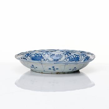 A blue and white kraak dish, Ming dynasty, Wanli (1572-1620).