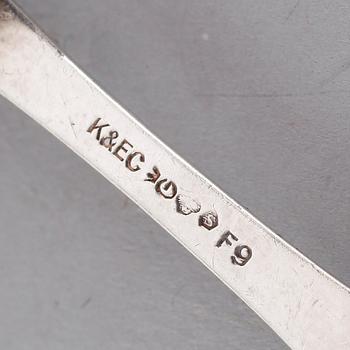KAFFESKEDAR, 12 st snarlika samt SKED, silver, svenska stämplar. Total vikt ca 209 gram.