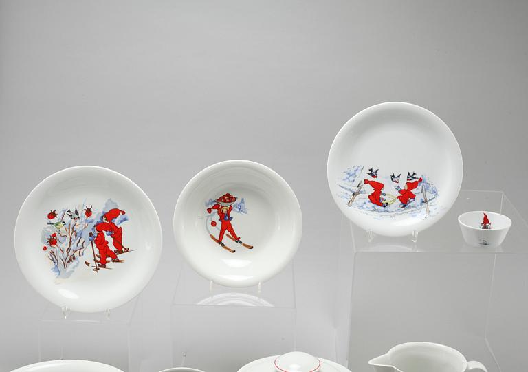 A porcelian set of table ware of 35 pcs, "Tomteul", Rörstrand, 20th century.