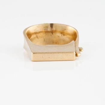 RING, 18K, Torun Bülow-Hübe för Georg Jensen. Vikt 12,2 gram.