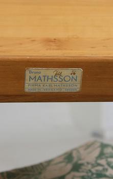 VILSTOL, "Pernilla" med läsbord. Bruno Mathsson, Firma Karl Mathsson, Värnamo.