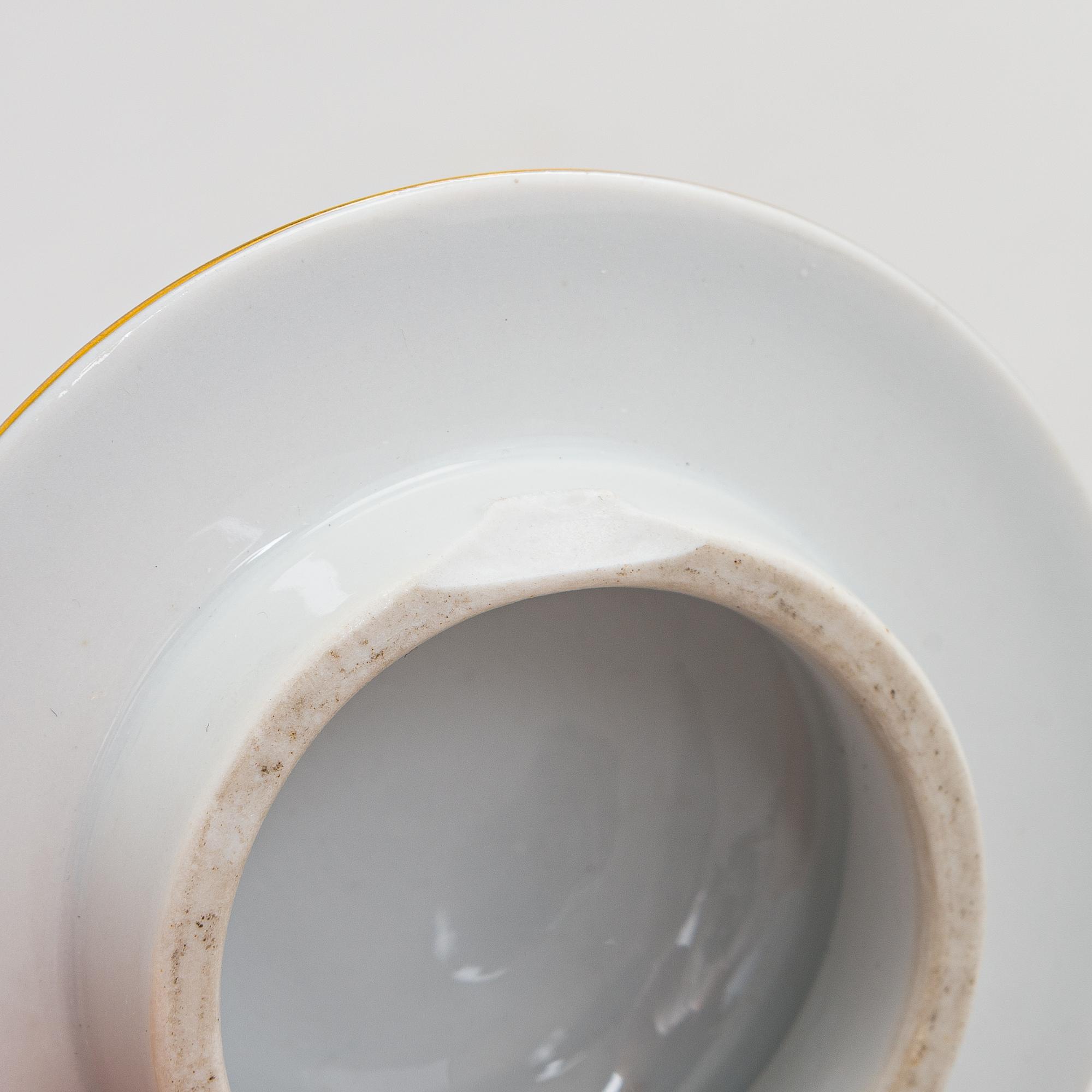 A 38-piece Meissen porcelain coffee set. 20th century.