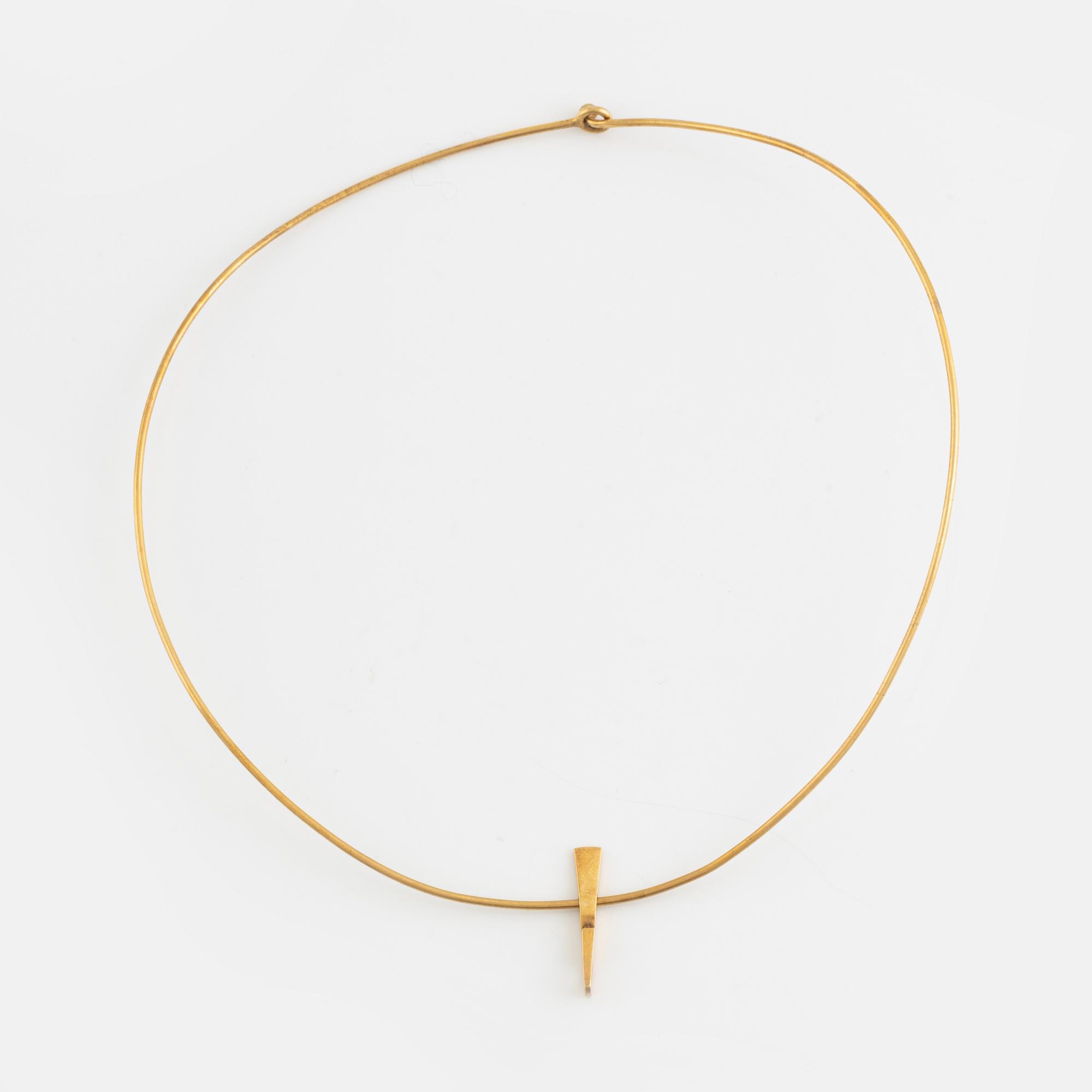 18K gold necklace.