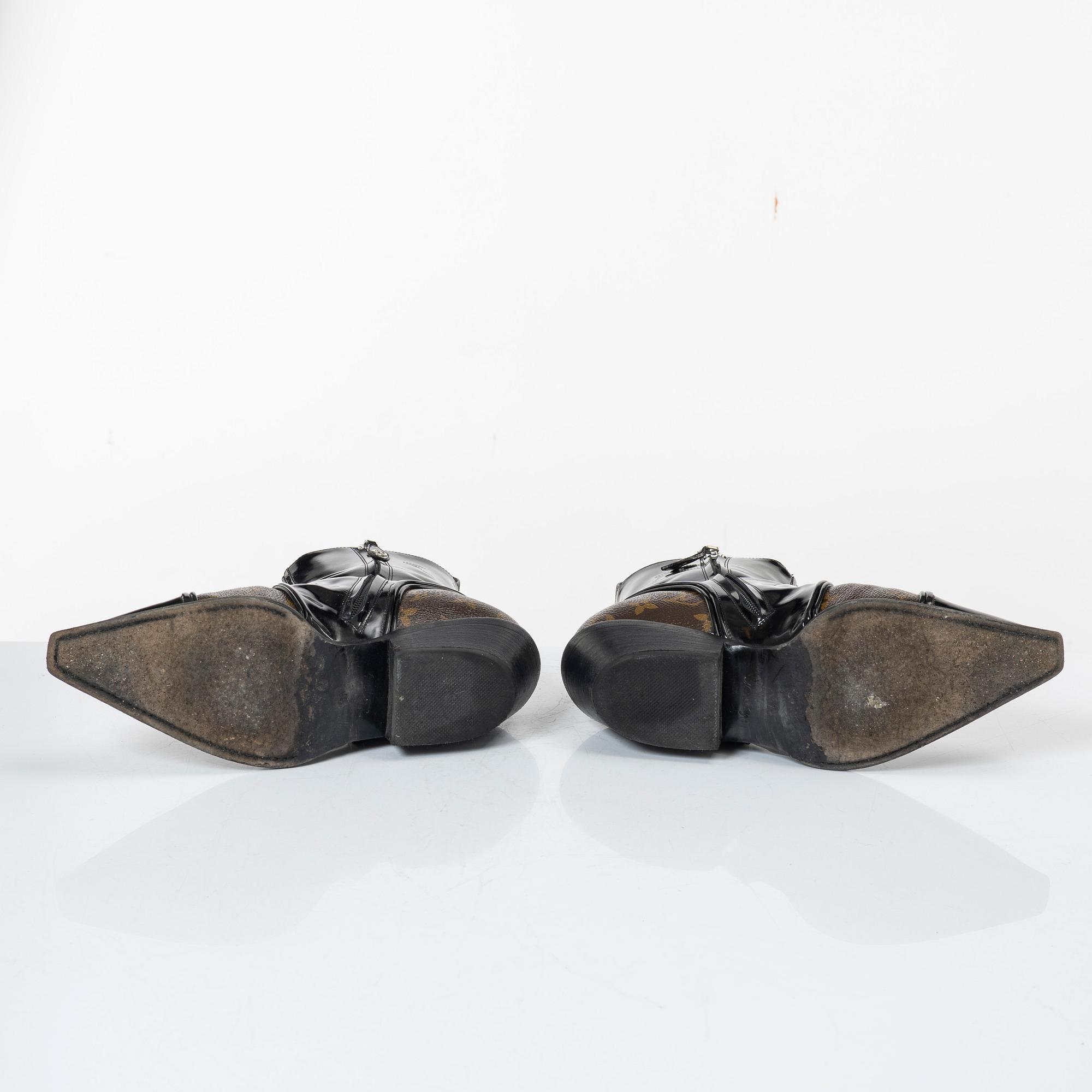 Louis Vuitton, boots, size 37.
