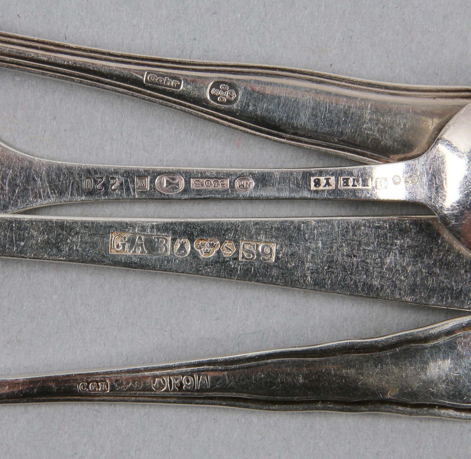 PARTI SILVER, 34 delar, bl a "Rosenholm" GAB samt CG Hallberg, 1900-tal. Tot ca 500 g.