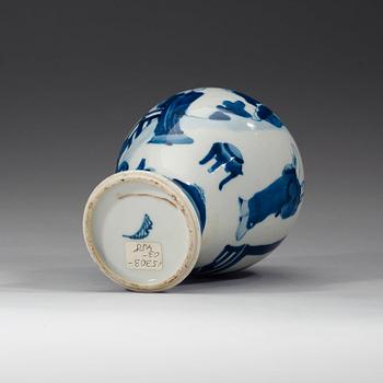 A blue and white vase, Qing dynasty Kangxi (1662-1722).