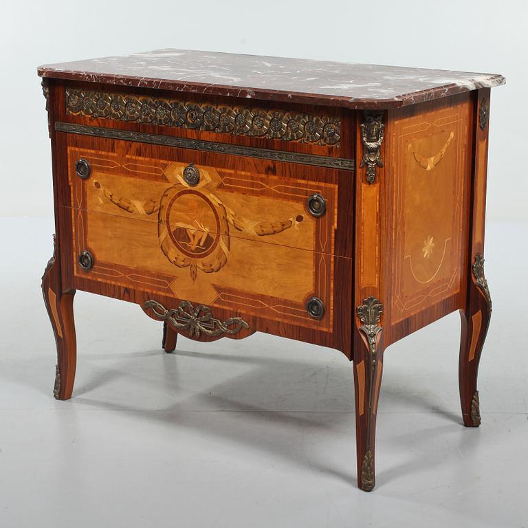 BYRÅ, gustaviansk stil, 1900-talets andra hälft.