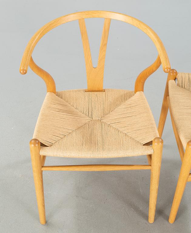 HANS J WEGNER, karmstolar, 4 st, "Y-stolen", Carl Hansen & Søn, Danmark, 2000-tal.