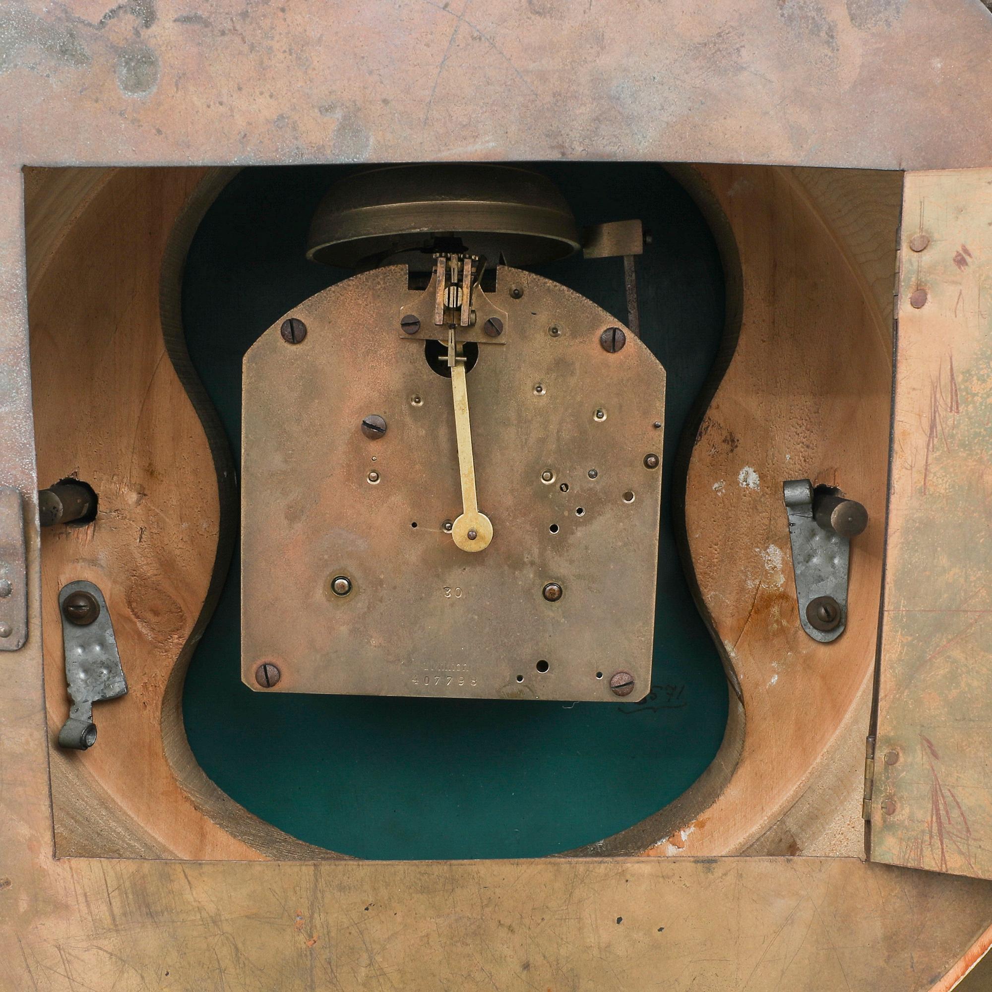 Wall clock in Gustavian style, early 20th century.