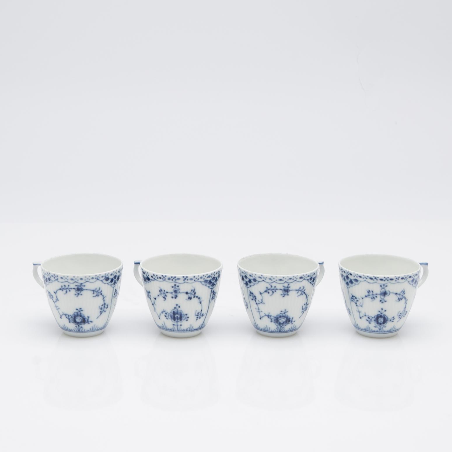 Royal Copenhagen, Service pieces, 20 pieces, porcelain, "Musselmalet helblond and halvblond", Denmark.