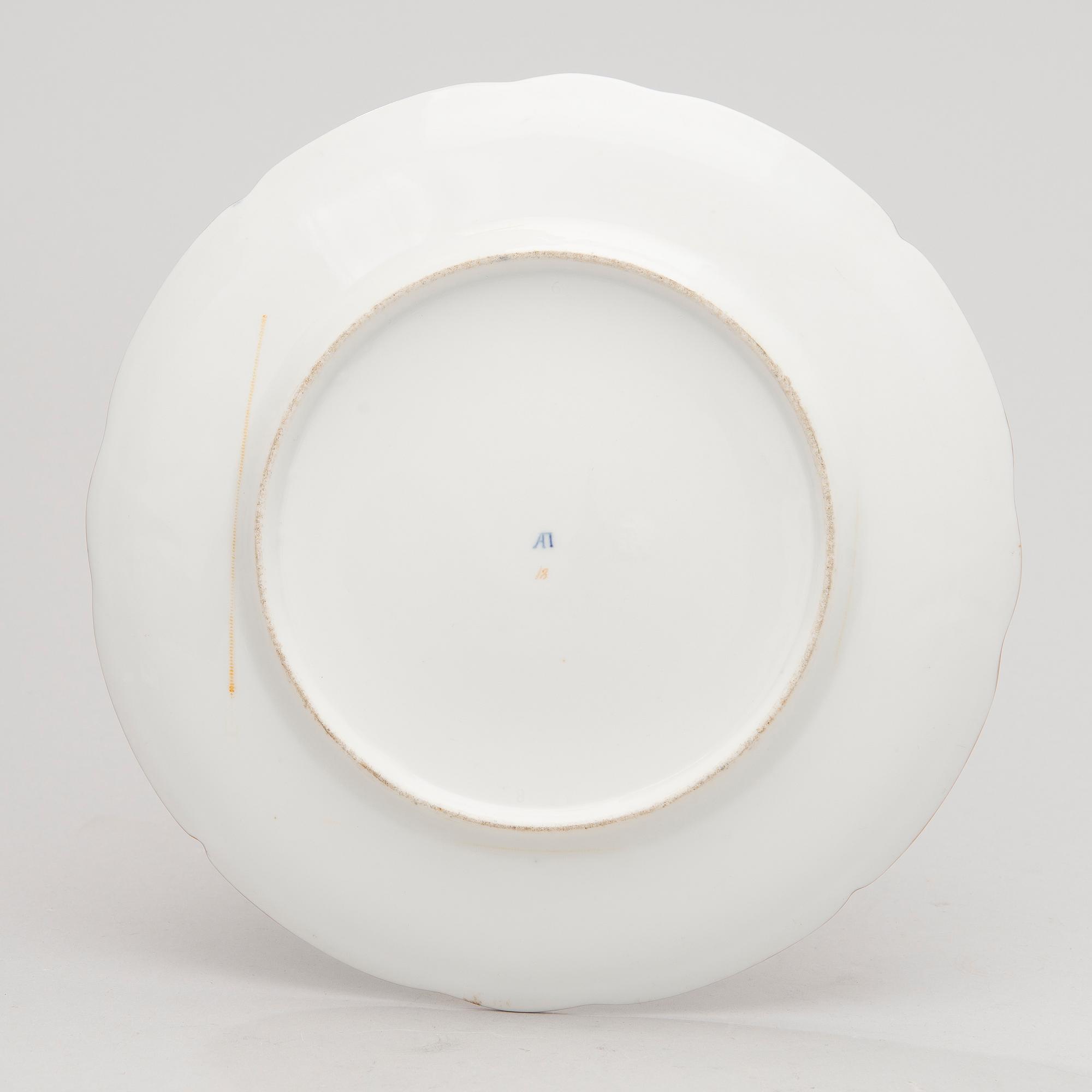 A Russian Popov porcelain plate, 19th Century.