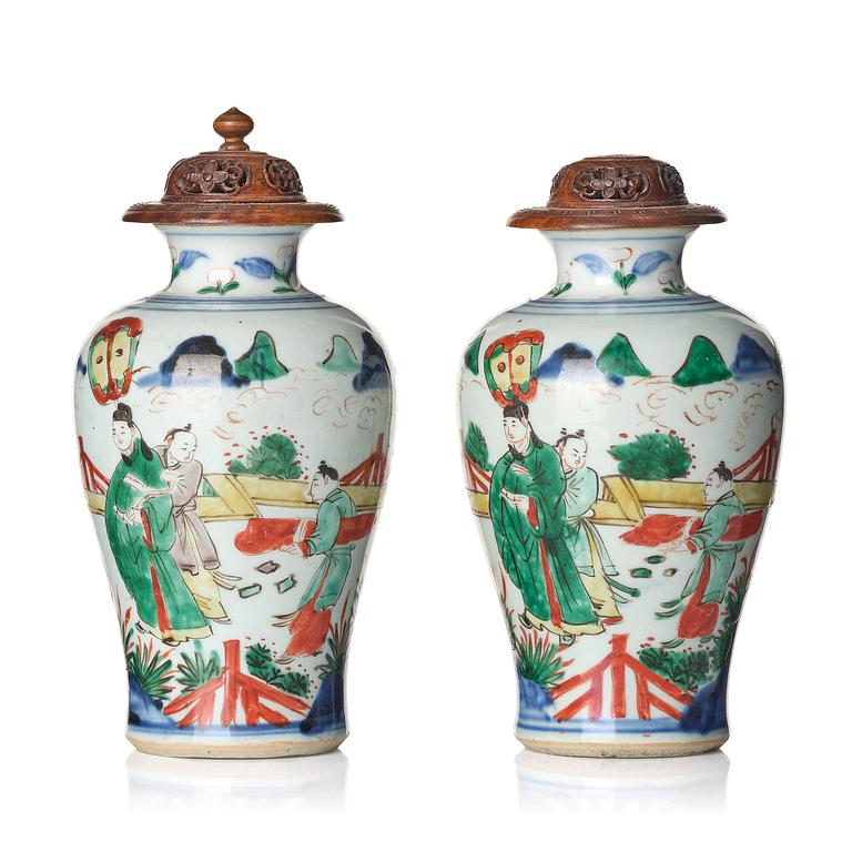 A pair of wucai decorated vases, 17th century.