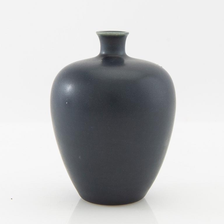 Erich & Ingrid Triller, vase Tobo stoneware signed.