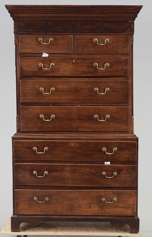 BYRÅ, s.k "Chest on chest", England, möjligen 1700-talets slut.