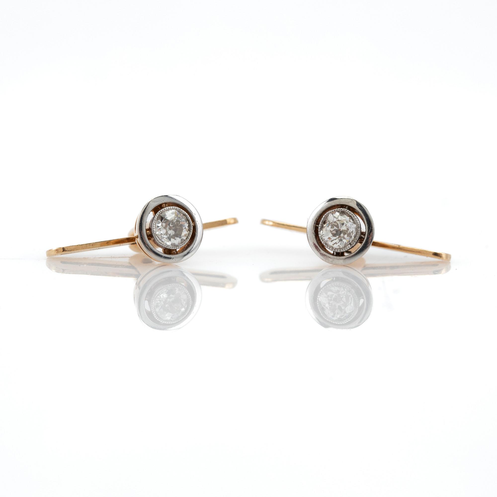 Skjortknappar, 18K guld med briljantslipade diamanter.