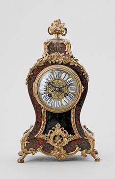 BORDSPENDYL, Louis XV stil, 1800-talets andra hälft.