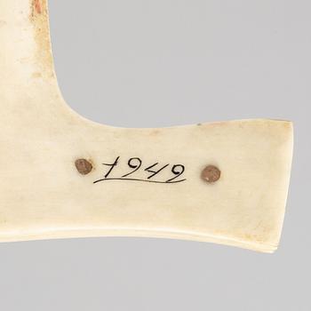 Esaias Poggats, knife and cup-.