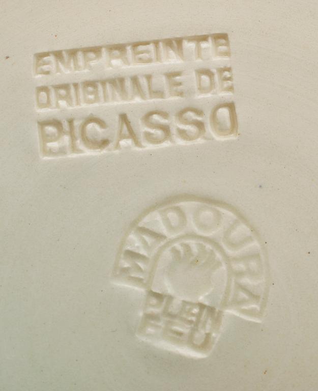 A Pablo Picasso faience dish, 'Bouquet à la pomme', Vallauris, France.