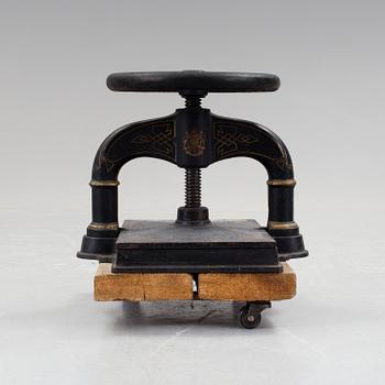 PLANT PRESS / BOOK PRESS, cast iron, around the year 1900.