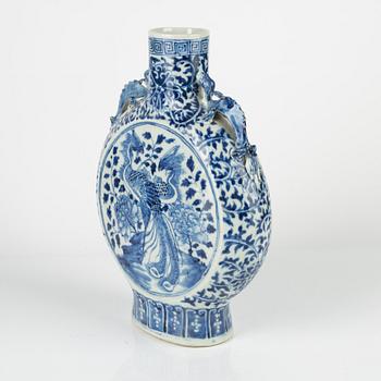 A blue and white Chinese moonflask, late Qing dynasty.