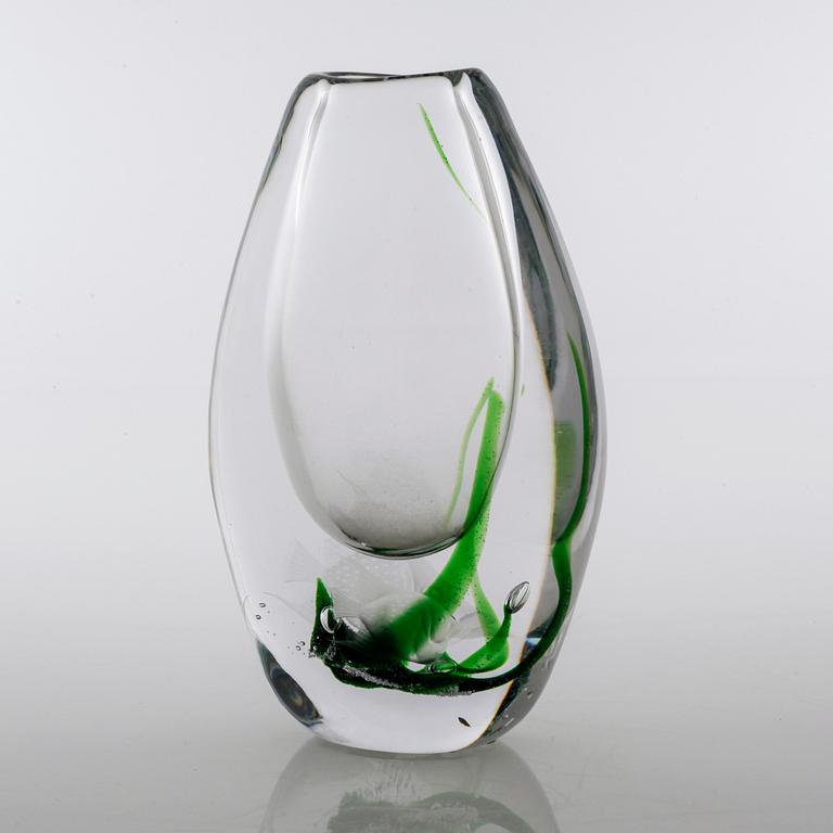 VICKE LINDSTRAND, a glass vase, from the latter half of the 20th century.
