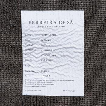 Diana Orving, matta "Disapperance I", handtuftad, ca 404 x 250 cm, Ferreira de Sá, Portugal.