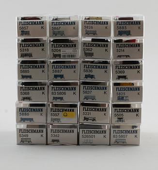 SAMLING MODELLTÅGSDELAR, 24 delar, Fleischmann, Tyskland.