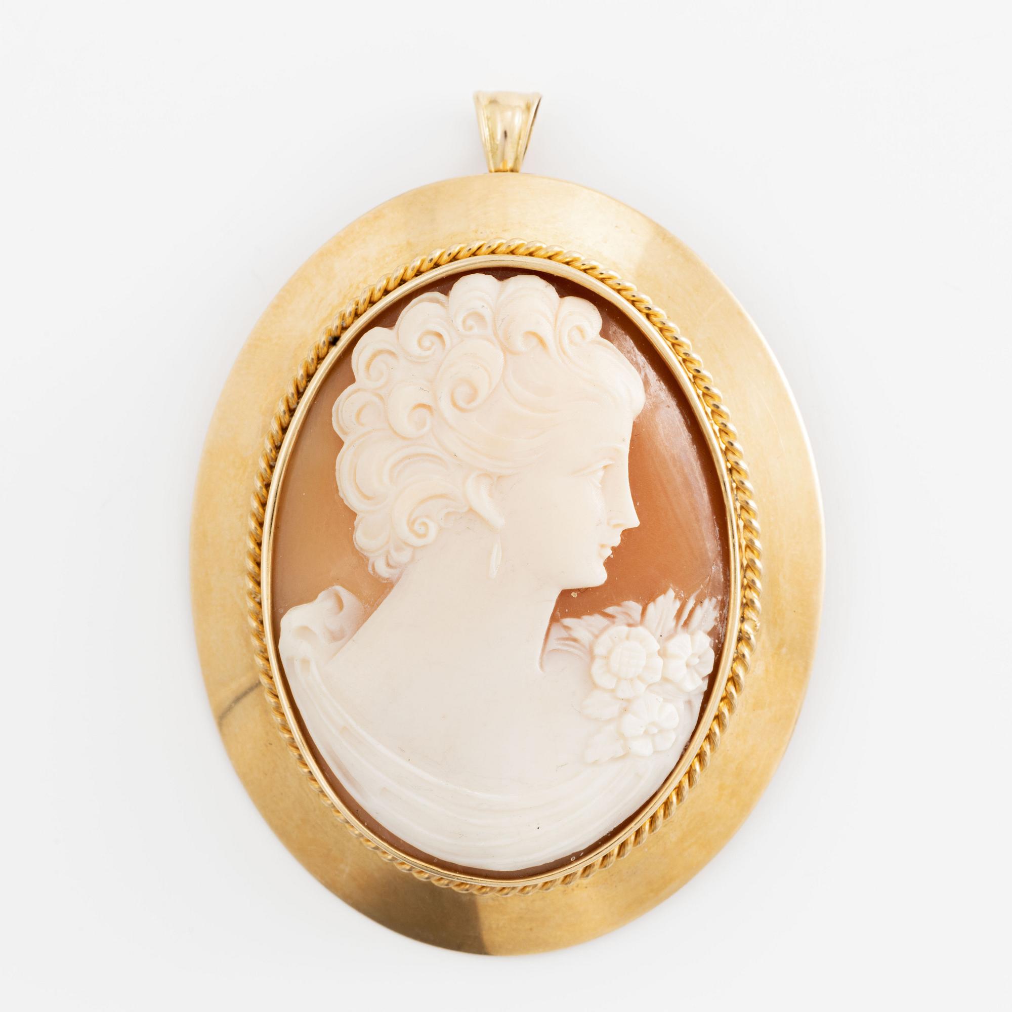 Brooch/pendant 18K gold with a shell cameo.