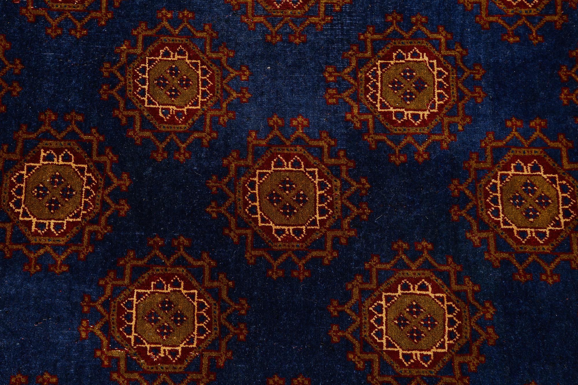 MATTA, orientalisk, 1900-talets andra hälft, 213 x 142 cm.