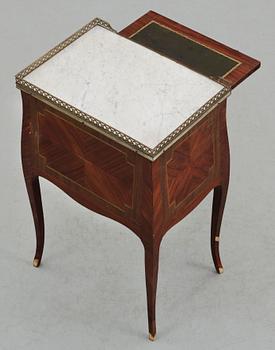 POTTSKÅP, rokokostil, tidigt 1900-tal.